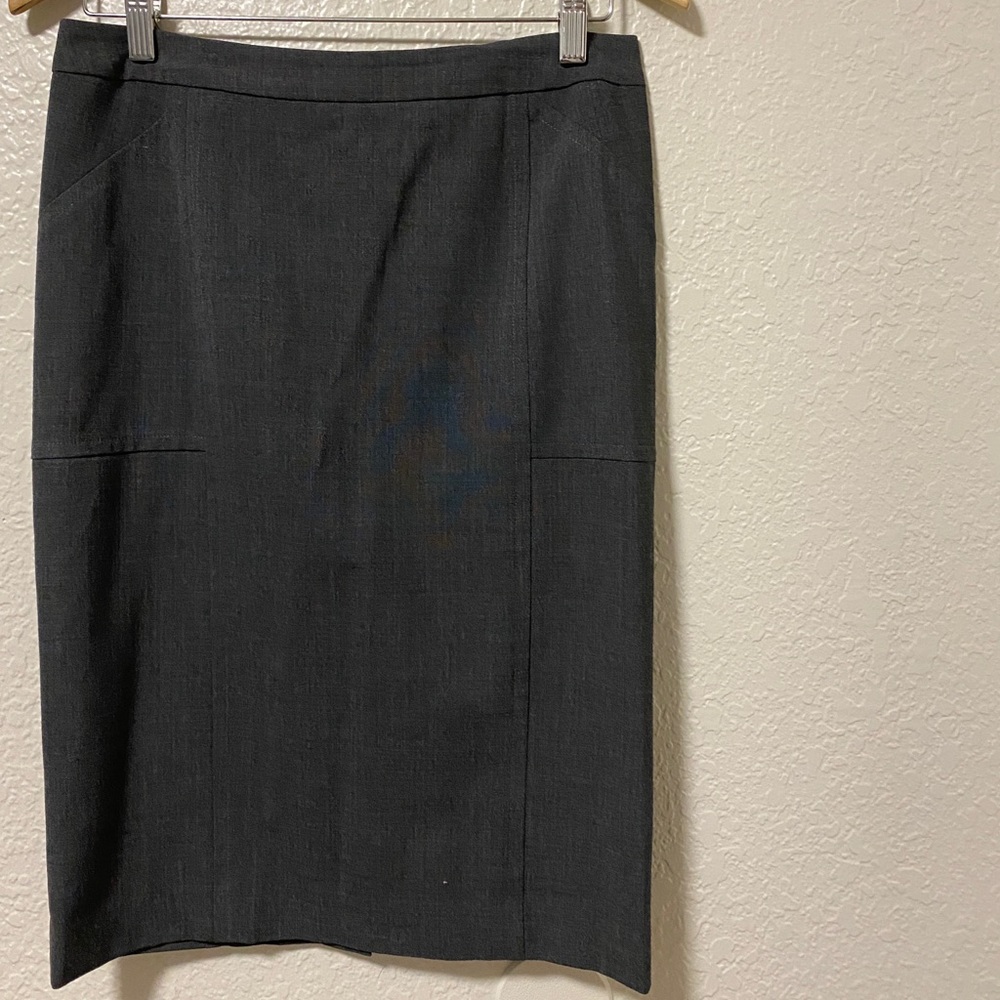 BODY by Victoria fitted pencil skirt size 4